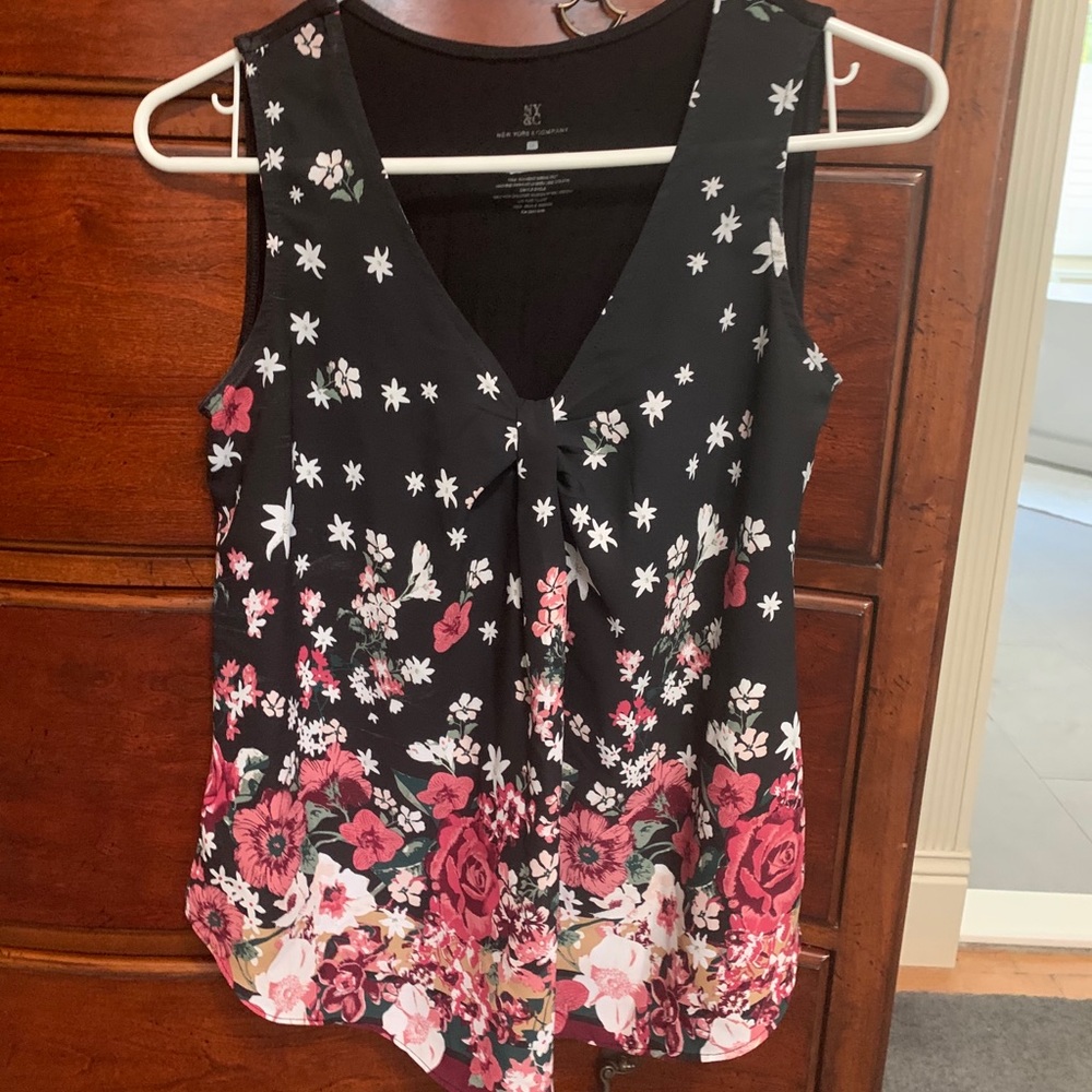 Womens black foral print shirt